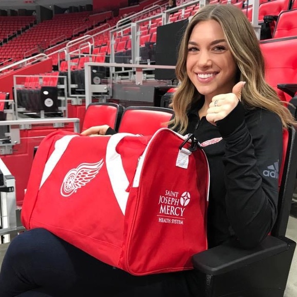 BRAND NEW IN PACKAGE NEVER USED saint joseph mercy detroit red wings gym bag - Picture 1 of 6